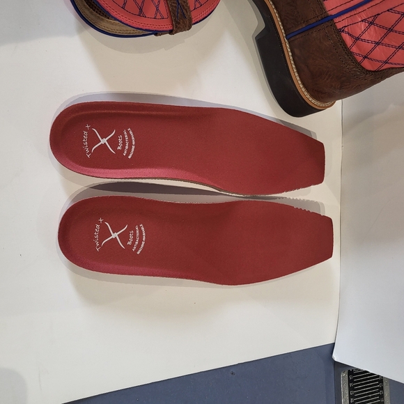 Womens Twisted x size 9.5 M leather coral boots with 11" shaft. Brand new never. - Picture 9 of 11